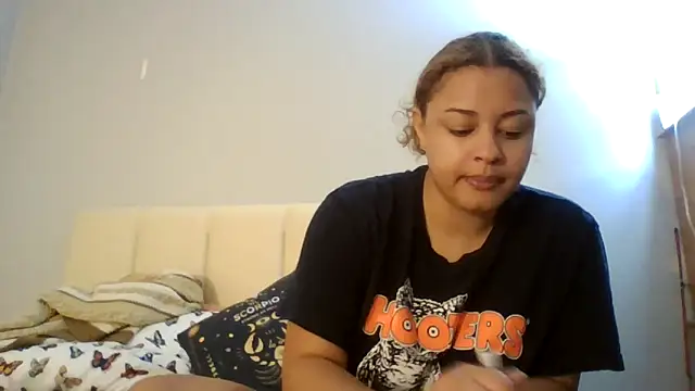 madzbailey online show from June 6, 1:43 am