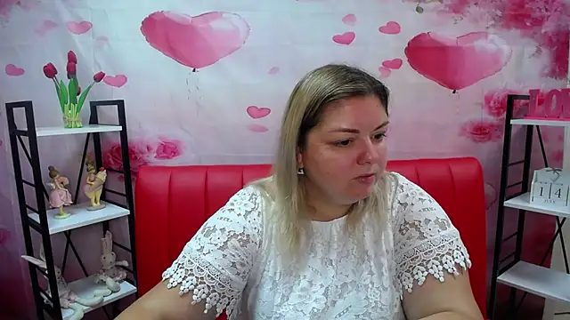 Snapshot of AdelinaMaster chatting on July 15, 5:02 am AdelinaMaster online show from July 15, 5:02 am