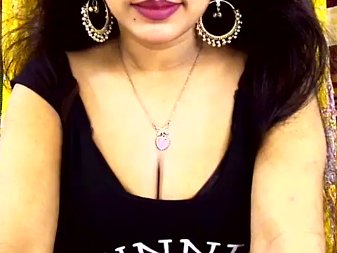 Snapshot of Noor_Zarin chatting on April 25, 2:47 pm Noor Zarin online show from April 25, 2:47 pm