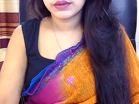 Snapshot of Noor_Zarin chatting on May 4, 7:32 pm Noor Zarin online show from May 4, 7:32 pm