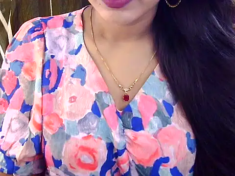 Snapshot of Noor_Zarin chatting on May 14, 2:57 pm Noor Zarin online show from May 14, 2:57 pm