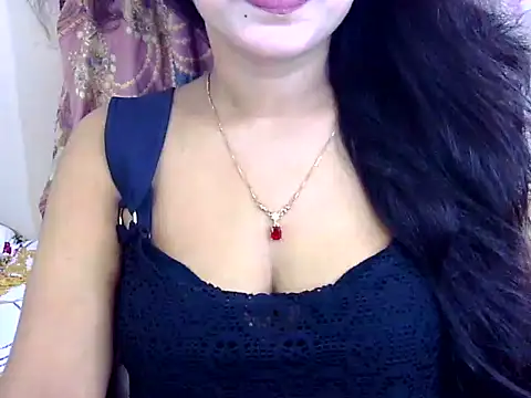 Snapshot of Noor_Zarin chatting on May 17, 12:01 pm Noor Zarin online show from May 17, 12:01 pm