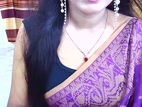 Snapshot of Noor_Zarin chatting on May 20, 10:49 pm Noor Zarin online show from May 20, 10:49 pm