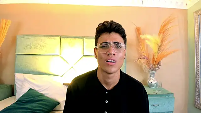 DannTaylor online show from July 17, 8:03 pm