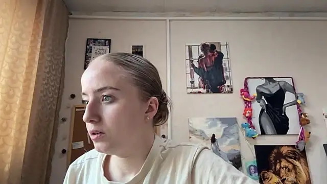 Snapshot of SabinaHaggen chatting on April 15, 2:24 pm SabinaHaggen online show from April 15, 2:24 pm
