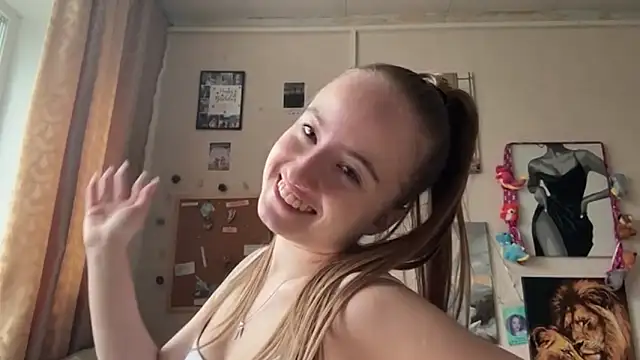 Snapshot of SabinaHaggen chatting on April 24, 2:52 pm SabinaHaggen online show from April 24, 2:52 pm