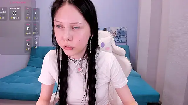 SugarBunny18 online show from April 25, 2:58 am