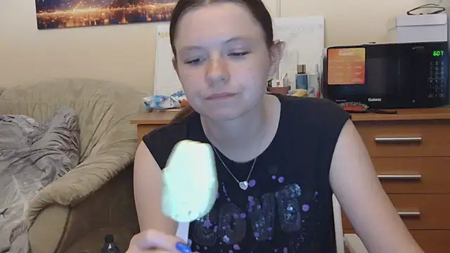 Snapshot of JessicaHolland1 chatting on June 26, 5:50 pm JessicaHolland1 online show from June 26, 5:50 pm