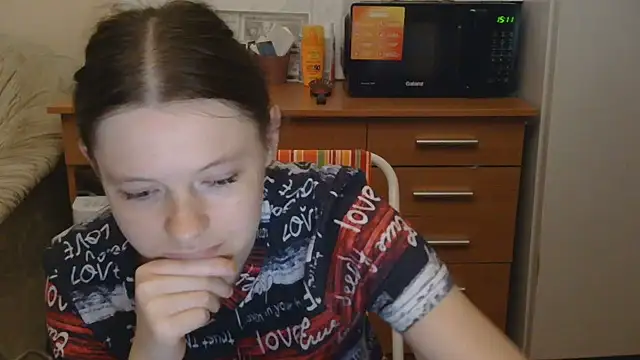 Snapshot of JessicaHolland1 chatting on July 5, 6:37 pm JessicaHolland1 online show from July 5, 6:37 pm