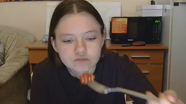 Snapshot of JessicaHolland1 chatting on July 7, 6:23 pm JessicaHolland1 online show from July 7, 6:23 pm
