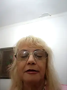 Snapshot of MatureElegantWidow chatting on April 10, 12:16 am MatureElegantWidow online show from April 10, 12:16 am