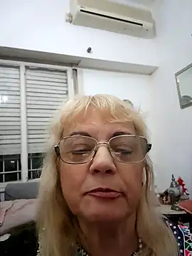 Snapshot of MatureElegantWidow chatting on April 12, 11:54 pm MatureElegantWidow online show from April 12, 11:54 pm