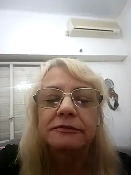 Snapshot of MatureElegantWidow chatting on May 6, 1:14 am MatureElegantWidow online show from May 6, 1:14 am