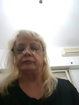 Snapshot of MatureElegantWidow chatting on May 10, 12:16 am MatureElegantWidow online show from May 10, 12:16 am