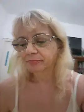 Snapshot of MatureElegantWidow chatting on June 8, 1:09 am MatureElegantWidow online show from June 8, 1:09 am