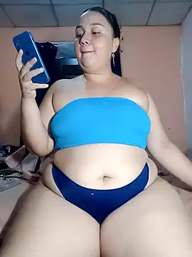 Snapshot of Marialae2735 chatting on May 4, 11:34 pm Marialae2735 online show from May 4, 11:34 pm