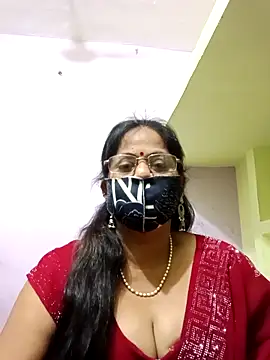 Snapshot of SEEMA_012 chatting on May 4, 5:14 am SEEMA 012 online show from May 4, 5:14 am