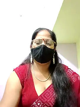 Snapshot of SEEMA_012 chatting on May 13, 3:48 am SEEMA 012 online show from May 13, 3:48 am