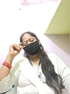 Snapshot of SEEMA_012 chatting on May 15, 5:03 am SEEMA 012 online show from May 15, 5:03 am