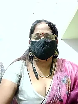 Snapshot of SEEMA_012 chatting on May 21, 5:36 am SEEMA 012 online show from May 21, 5:36 am