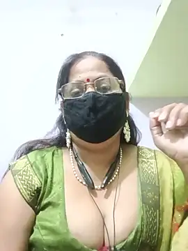 Snapshot of SEEMA_012 chatting on May 22, 5:14 am SEEMA 012 online show from May 22, 5:14 am