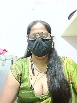 Snapshot of SEEMA_012 chatting on June 2, 4:36 am SEEMA 012 online show from June 2, 4:36 am