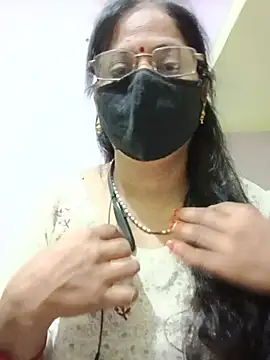 Snapshot of SEEMA_012 chatting on June 4, 4:29 am SEEMA 012 online show from June 4, 4:29 am