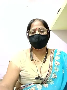 Snapshot of SEEMA_012 chatting on June 5, 5:36 am SEEMA 012 online show from June 5, 5:36 am