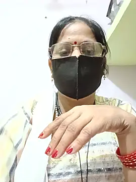 Snapshot of SEEMA_012 chatting on June 13, 4:21 am SEEMA 012 online show from June 13, 4:21 am