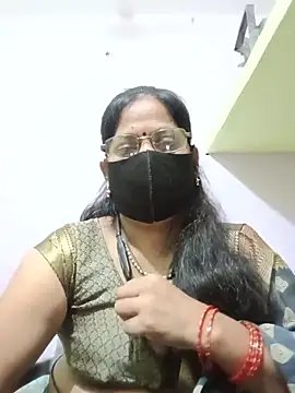 Snapshot of SEEMA_012 chatting on June 14, 5:09 am SEEMA 012 online show from June 14, 5:09 am