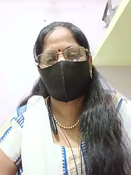 Snapshot of SEEMA_012 chatting on June 15, 4:25 am SEEMA 012 online show from June 15, 4:25 am