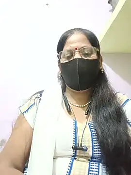 Snapshot of SEEMA_012 chatting on June 17, 4:59 am SEEMA 012 online show from June 17, 4:59 am