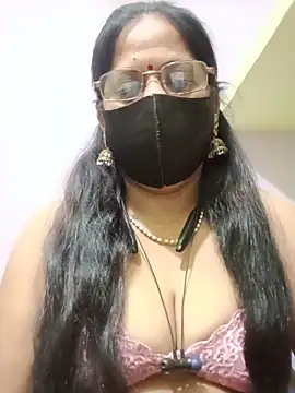 Snapshot of SEEMA_012 chatting on June 18, 9:14 am SEEMA 012 online show from June 18, 9:14 am