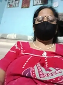 Snapshot of SEEMA_012 chatting on June 25, 6:12 pm SEEMA 012 online show from June 25, 6:12 pm