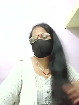 Snapshot of SEEMA_012 chatting on July 5, 5:58 am SEEMA 012 online show from July 5, 5:58 am