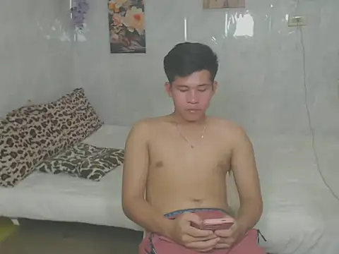 ur bigcockeziekiel online show from April 5, 4:59 pm