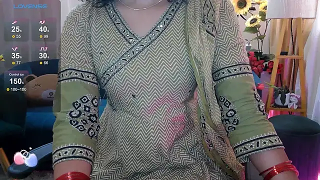 Snapshot of apsara_tanu chatting on April 21, 4:41 am apsara tanu online show from April 21, 4:41 am