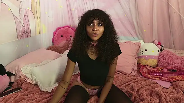 mia hart online show from June 21, 7:33 am