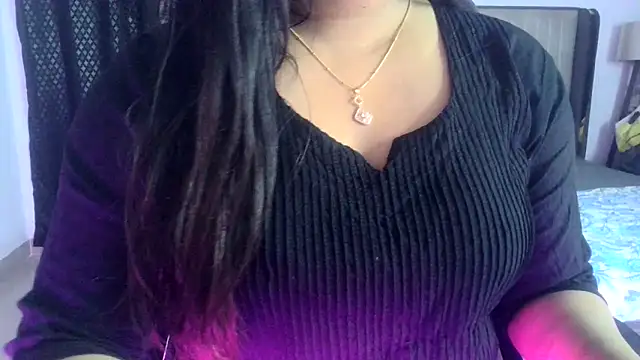 Snapshot of Rani_015 chatting on April 22, 2:40 pm Rani 015 online show from April 22, 2:40 pm