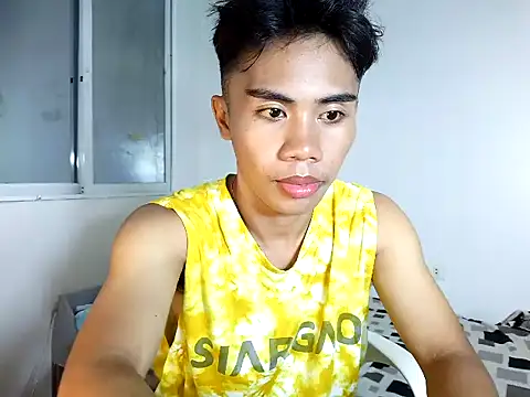 Snapshot of valerio_fernan chatting on July 3, 4:02 pm valerio fernan online show from July 3, 4:02 pm