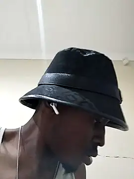 Carlo-Mc online show from April 5, 10:18 pm