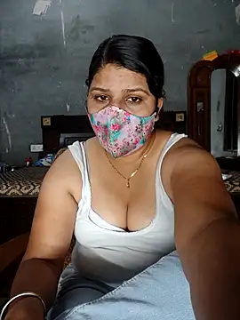 Snapshot of Riyashrma001 chatting on May 2, 5:40 pm Riyashrma001 online show from May 2, 5:40 pm