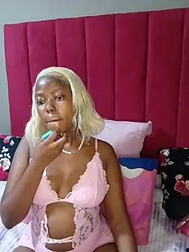 Snapshot of PinkyxGodess chatting on July 3, 9:32 pm PinkyxGodess online show from July 3, 9:32 pm