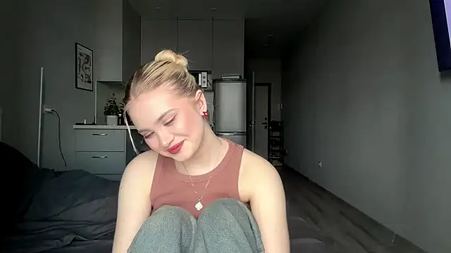 kirtova  online show from April 15, 10:11 am