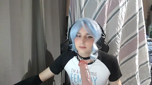 LuunaUwU online show from April 3, 9:57 pm