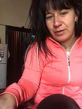 Laacoluu online show from May 10, 1:05 pm