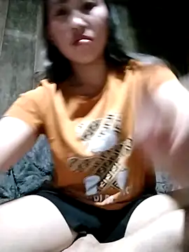 Yo-must online show from April 7, 9:15 pm