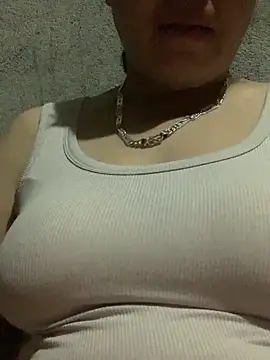 Snapshot of candy-beo chatting on April 16, 1:01 pm candy-beo online show from April 16, 1:01 pm
