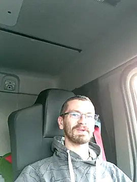 Snapshot of jozsi1995 chatting on April 10, 5:34 am jozsi1995 online show from April 10, 5:34 am