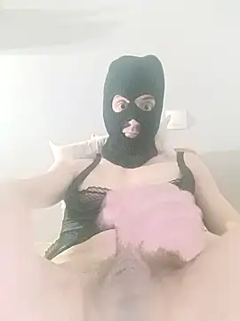 Snapshot of Tinaki_cross chatting on April 6, 1:25 am Tinaki cross online show from April 6, 1:25 am